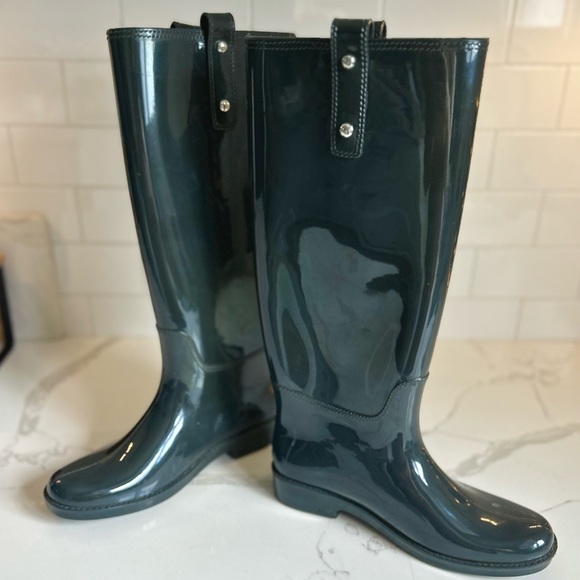 *NEW* Coach ‘Tasha’ Shiny Rain Boots - Size 7 - Graphite - Picture 2 of 8